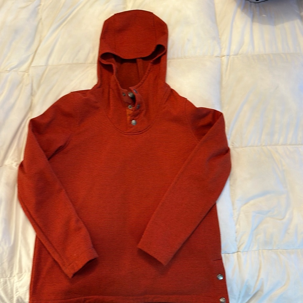 The North face woman’s hooded fleece
